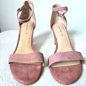 NWT PENNINGTONS Size 11W Open Toe Dusty Pink Blush Sandals  3" Block High Heels